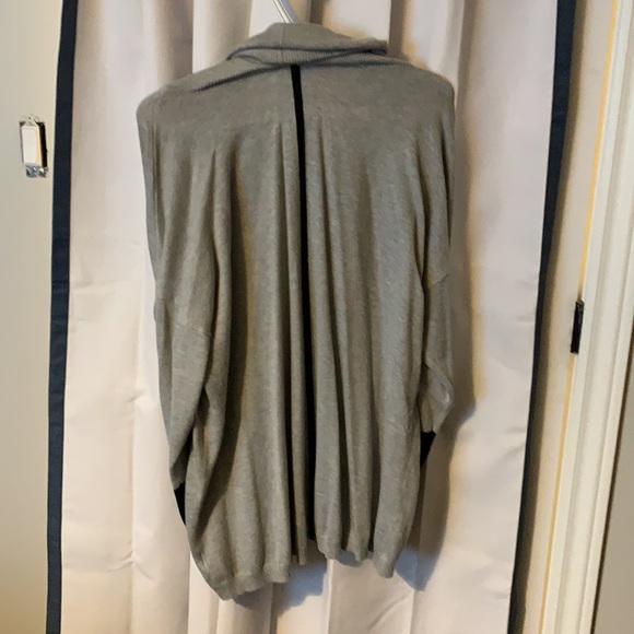 To big - Picture 2 of 2